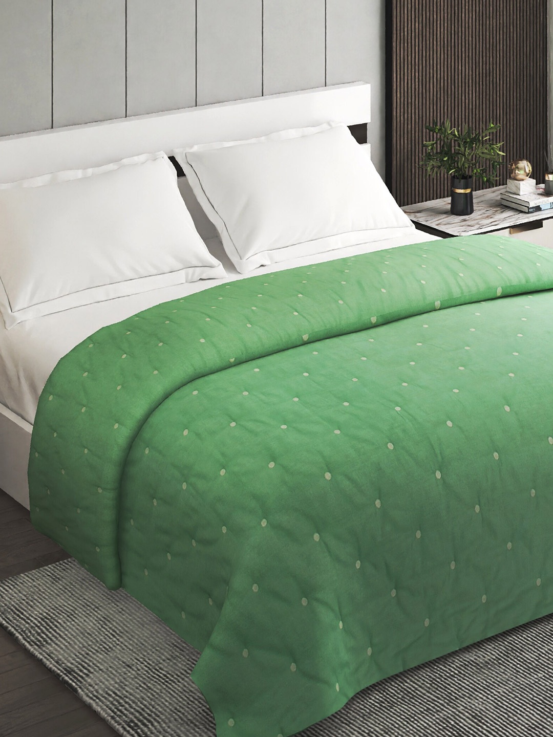 

Home Centre Green Geometric Summer 110 GSM Double Bed Quilt