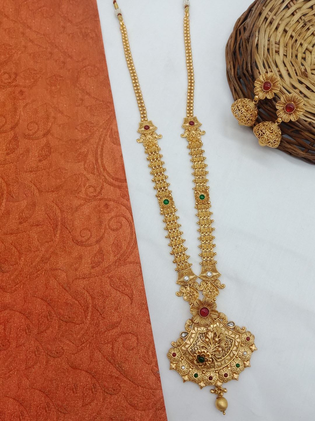 

AASHISH IMITATION Copper-Plated Kundan-Studded & Beaded Necklace & Earrings, Gold
