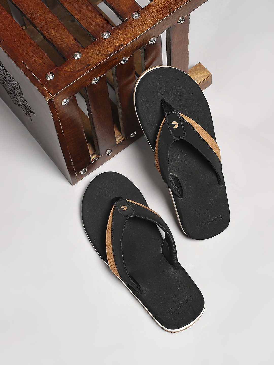 

CHUPPS Men Wyld Solid URO Foam Comfort Thong Flip-Flops, Black