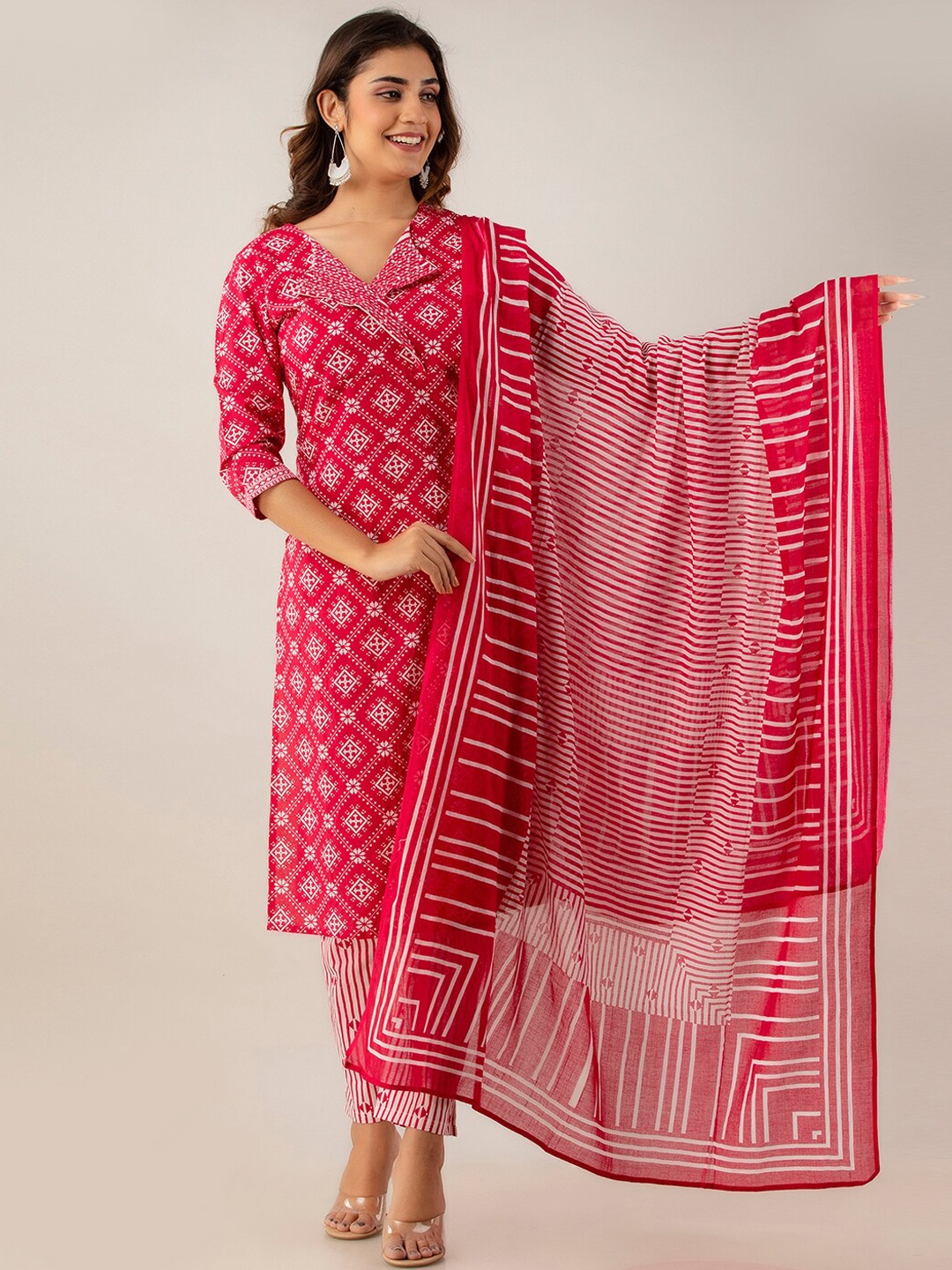 

FERANOID Women Printed Pure Cotton Sequinned Kurta With Trousers & Dupatta, Magenta