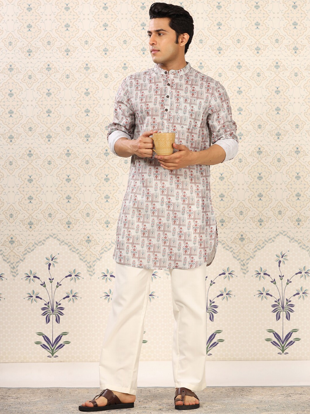 

Ode by House of Pataudi Men Beige & Rust Red Floral Printed Regular Kurta with Pyjamas