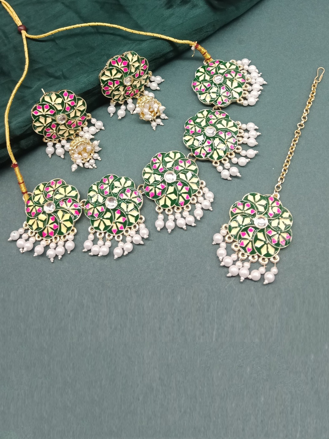 

AASHISH IMITATION Gold-Plated Meenakari Enamelled & Beaded Jewellery Set