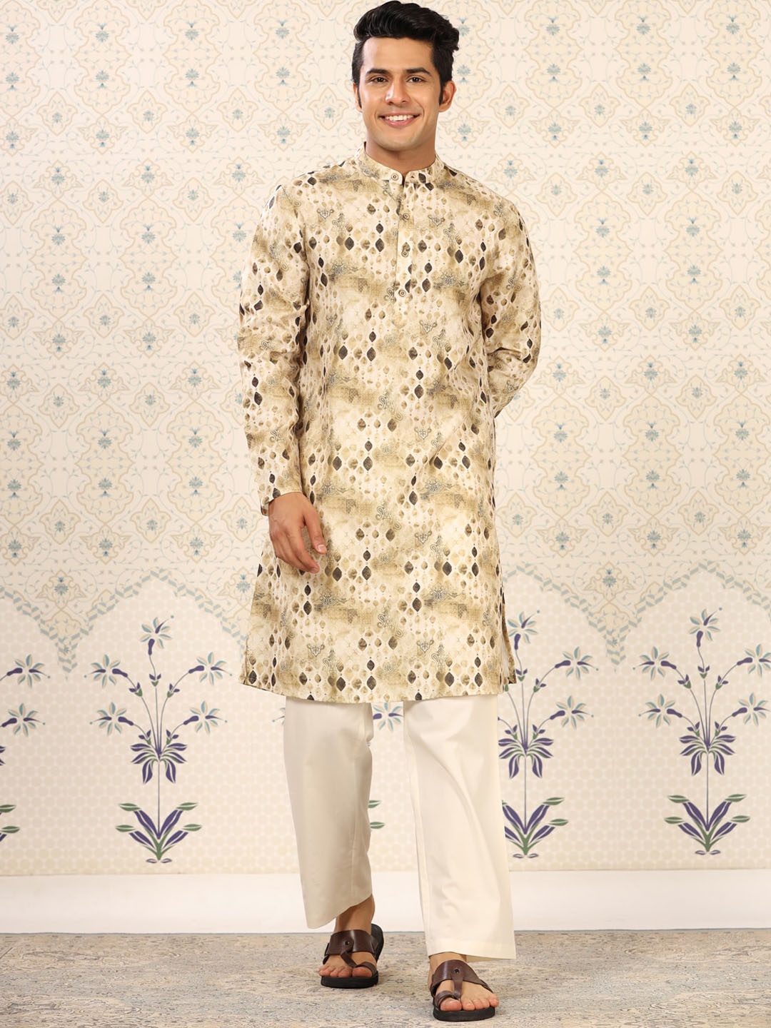 

Ode by House of Pataudi Men Beige Ethnic Motifs Printed Regular Kurta with Pyjamas