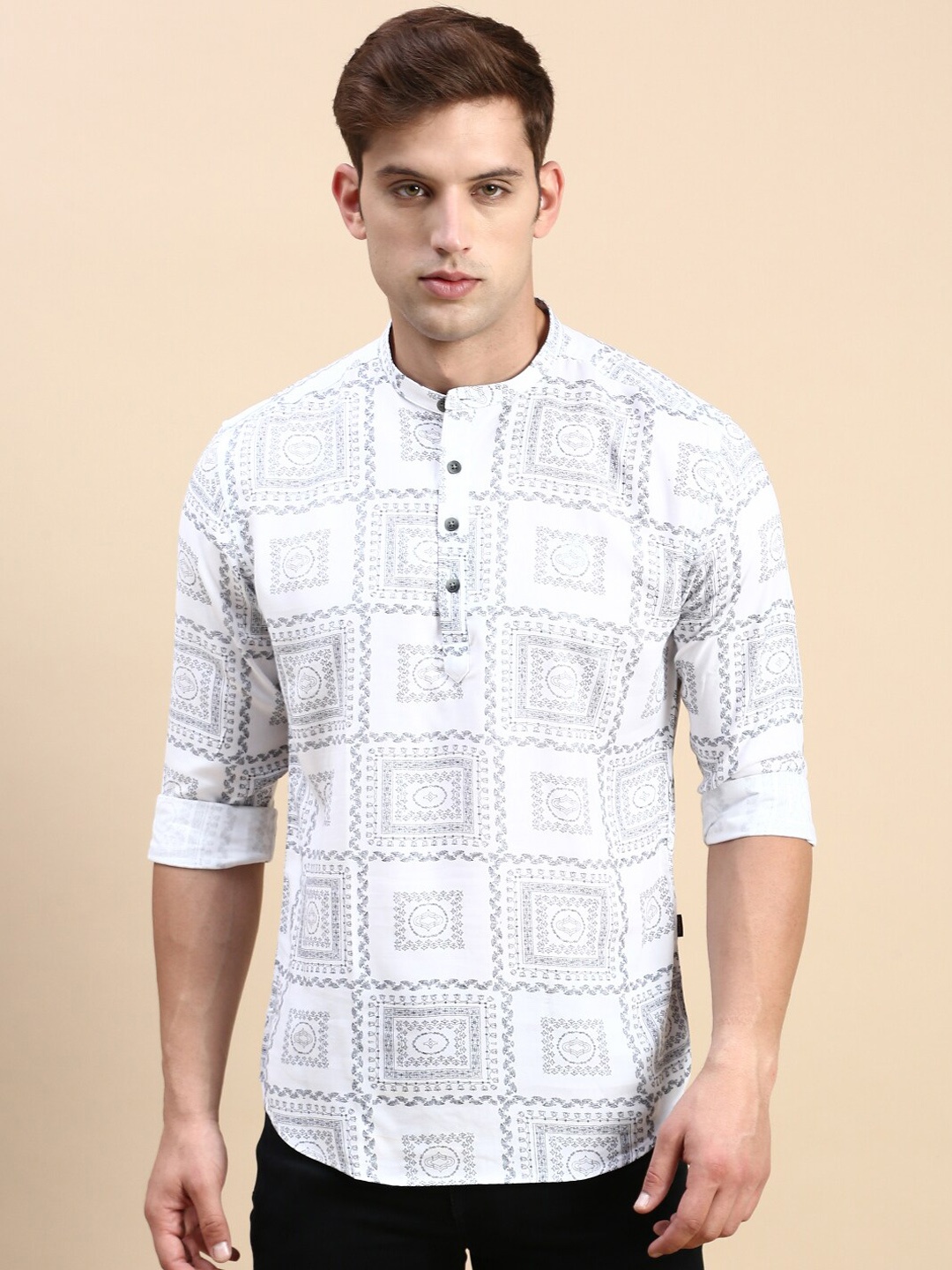 

SHOWOFF Mandarin Collar Geometric Printed Kurta, White