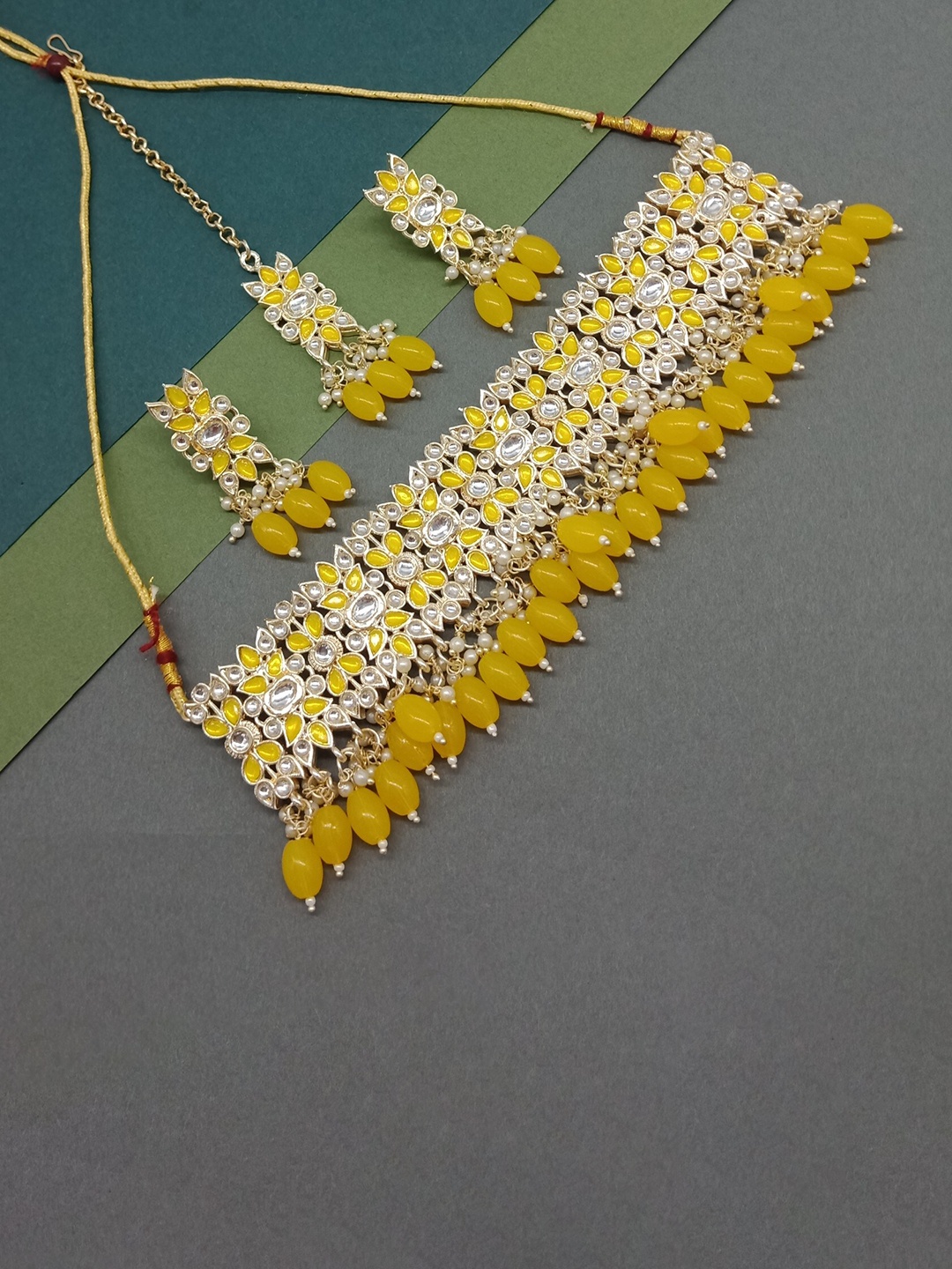

AASHISH IMITATION Gold-Plated Artificial Stones & Beads Jewellery Set