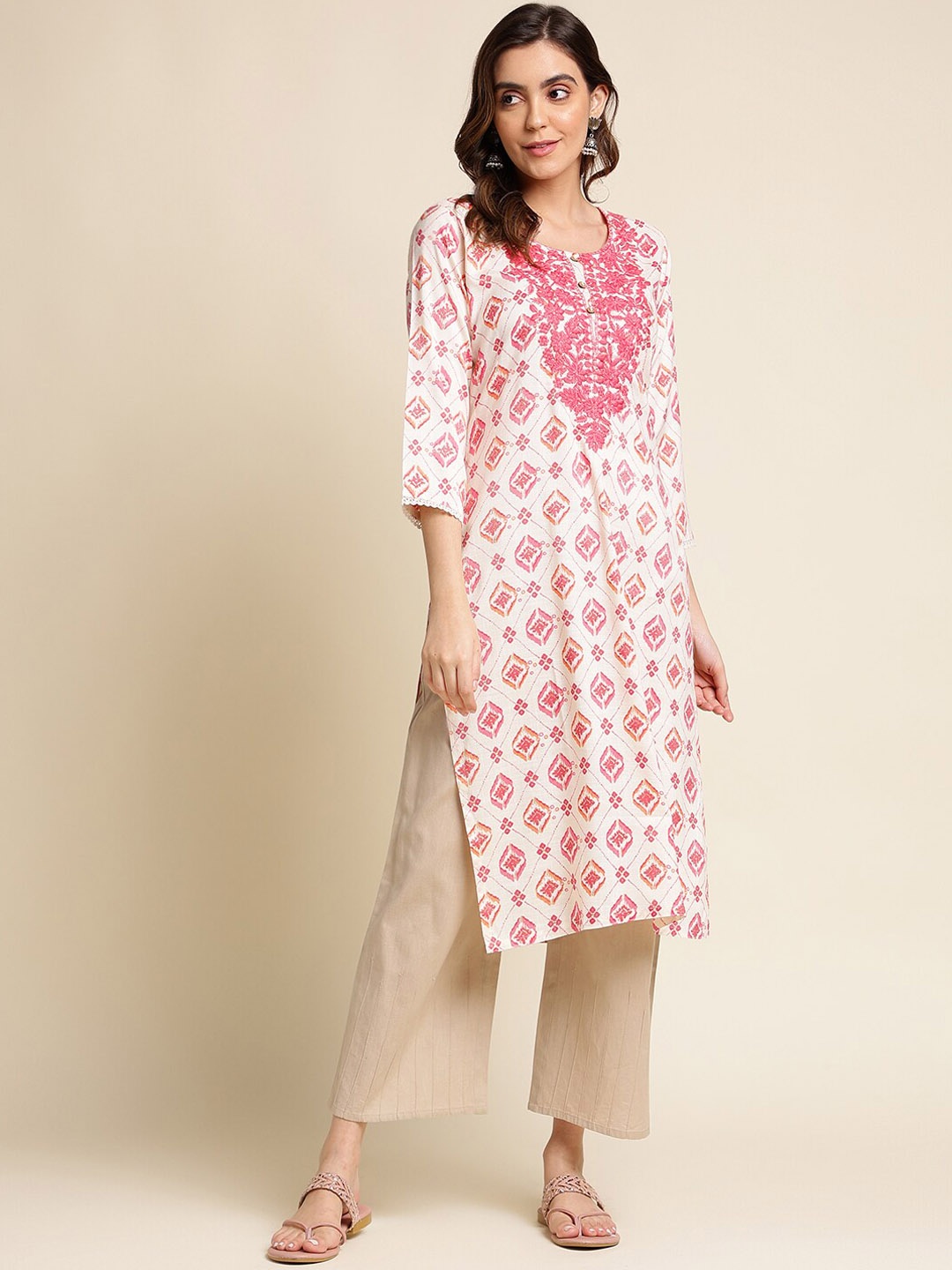 

Ishin Pink Geometric Printed Round Neck Silk Straight Kurta, Off white