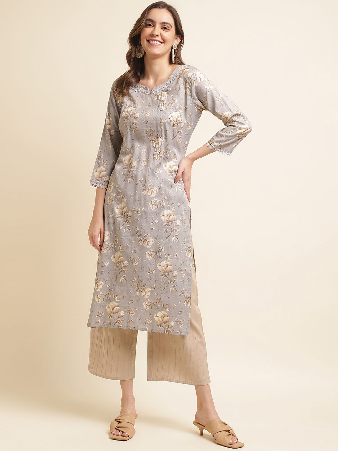 

Ishin Brown Floral Printed Straight Regular Kurta