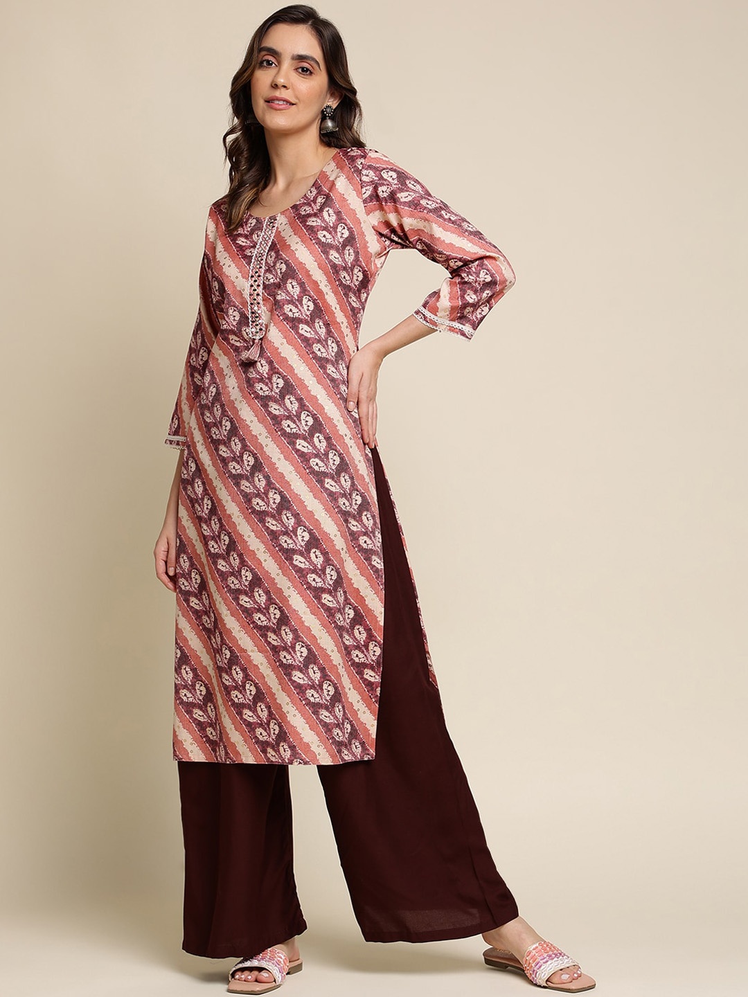 

Ishin Red Ethnic Motifs Printed Mirror Work Kurta