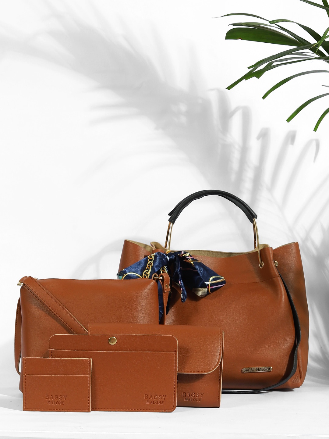 

Bagsy Malone Set of 5 Textured PU Bucket Handheld Bag, Tan