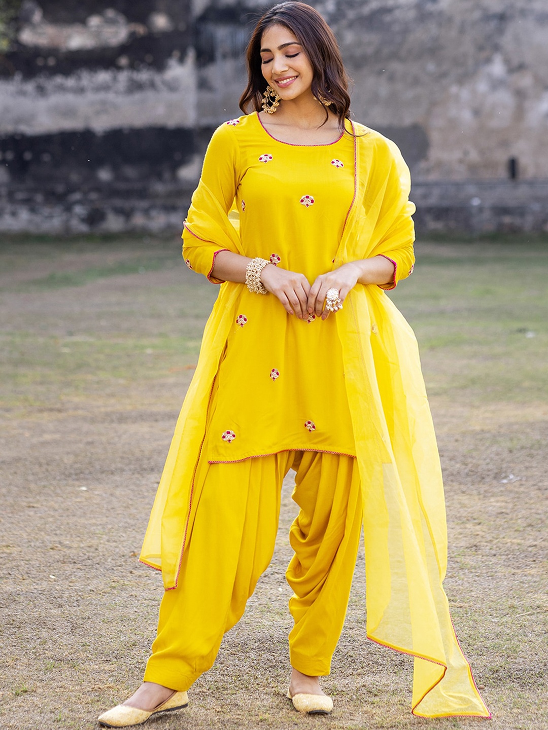 

Ambraee Ethnic Motifs Embroidered Kurta With Patiala & Dupatta, Yellow