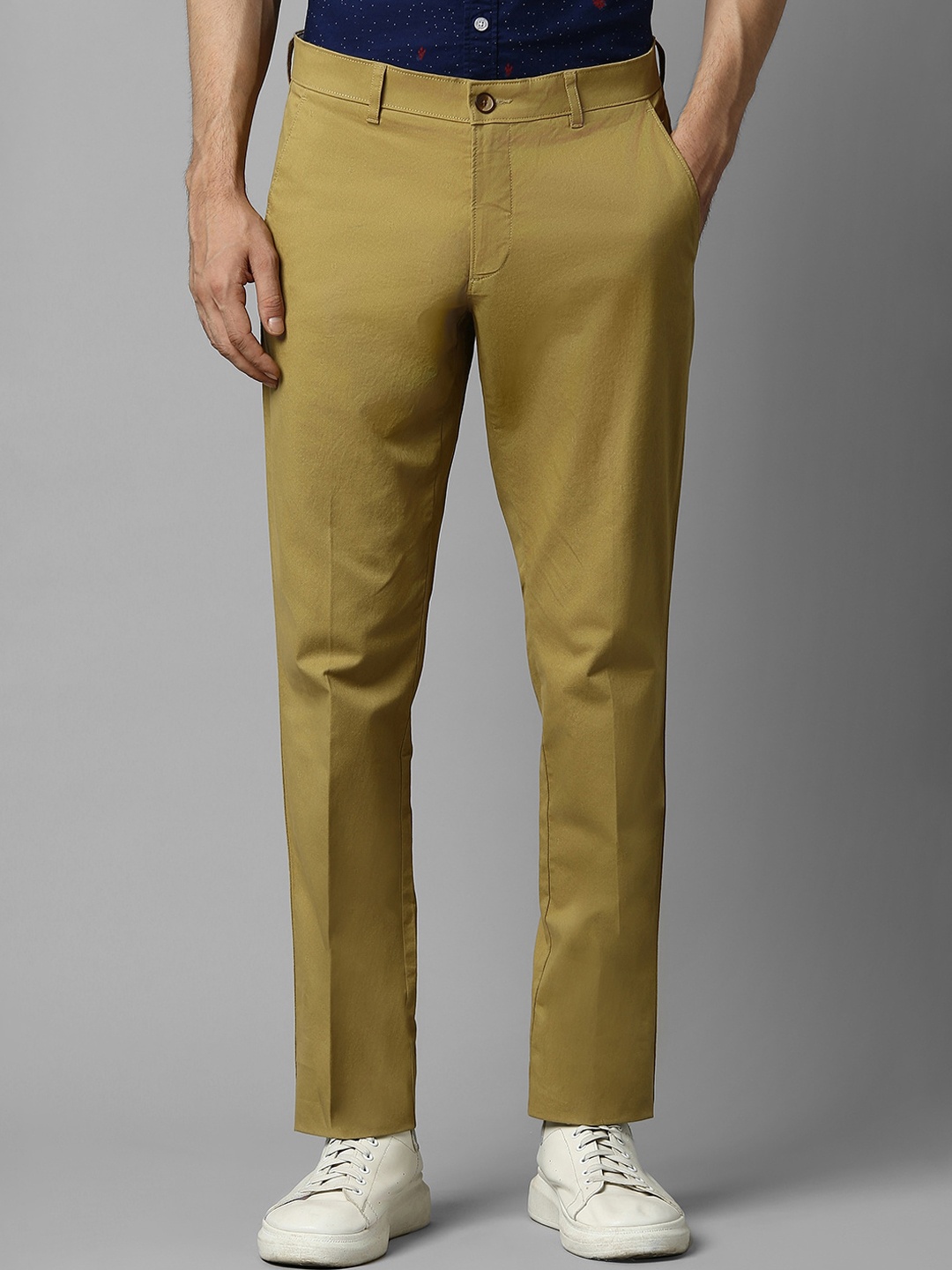 

Louis Philippe Sport Men Slim Fit Chinos Trousers, Khaki