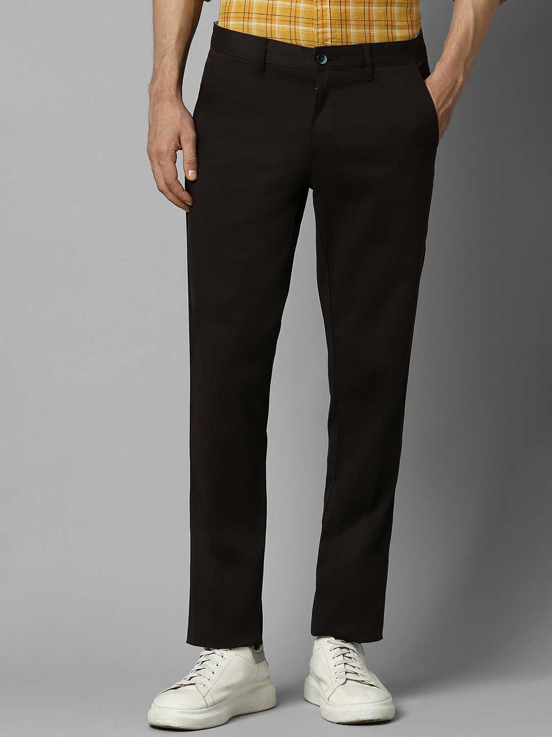 

Louis Philippe Sport Men Mid Rise Slim Fit Cotton Trousers, Brown