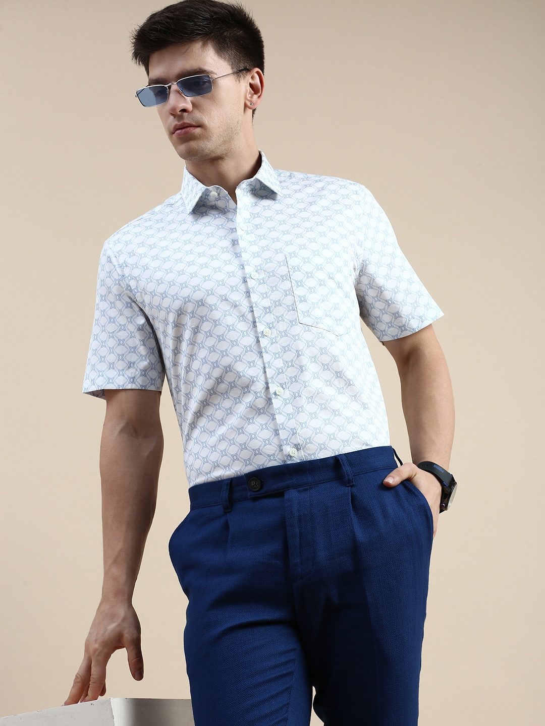 

INVICTUS Geometric Printed Comfort Slim Fit Formal Cotton Shirt, White
