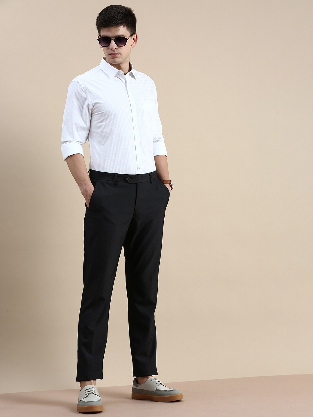 

INVICTUS Vertical Striped Comfort Slim Fit Formal Cotton Shirt, White