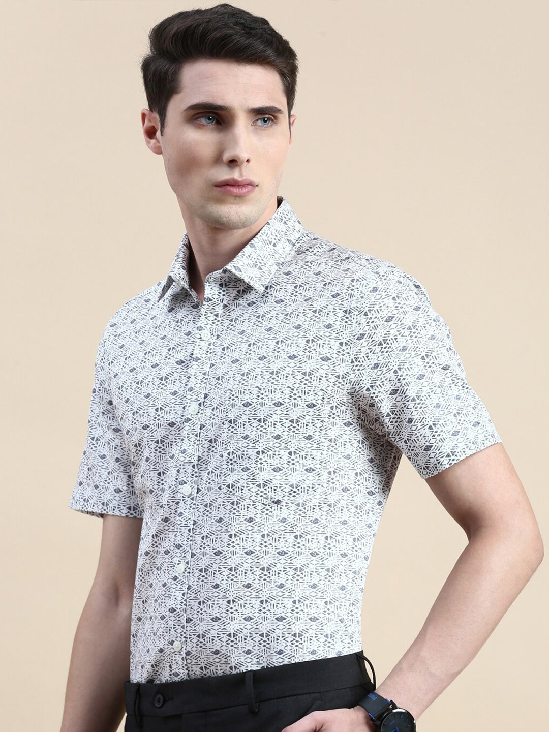 INVICTUS Comfort Slim Fit Geometric Printed Formal Shirt, Off white