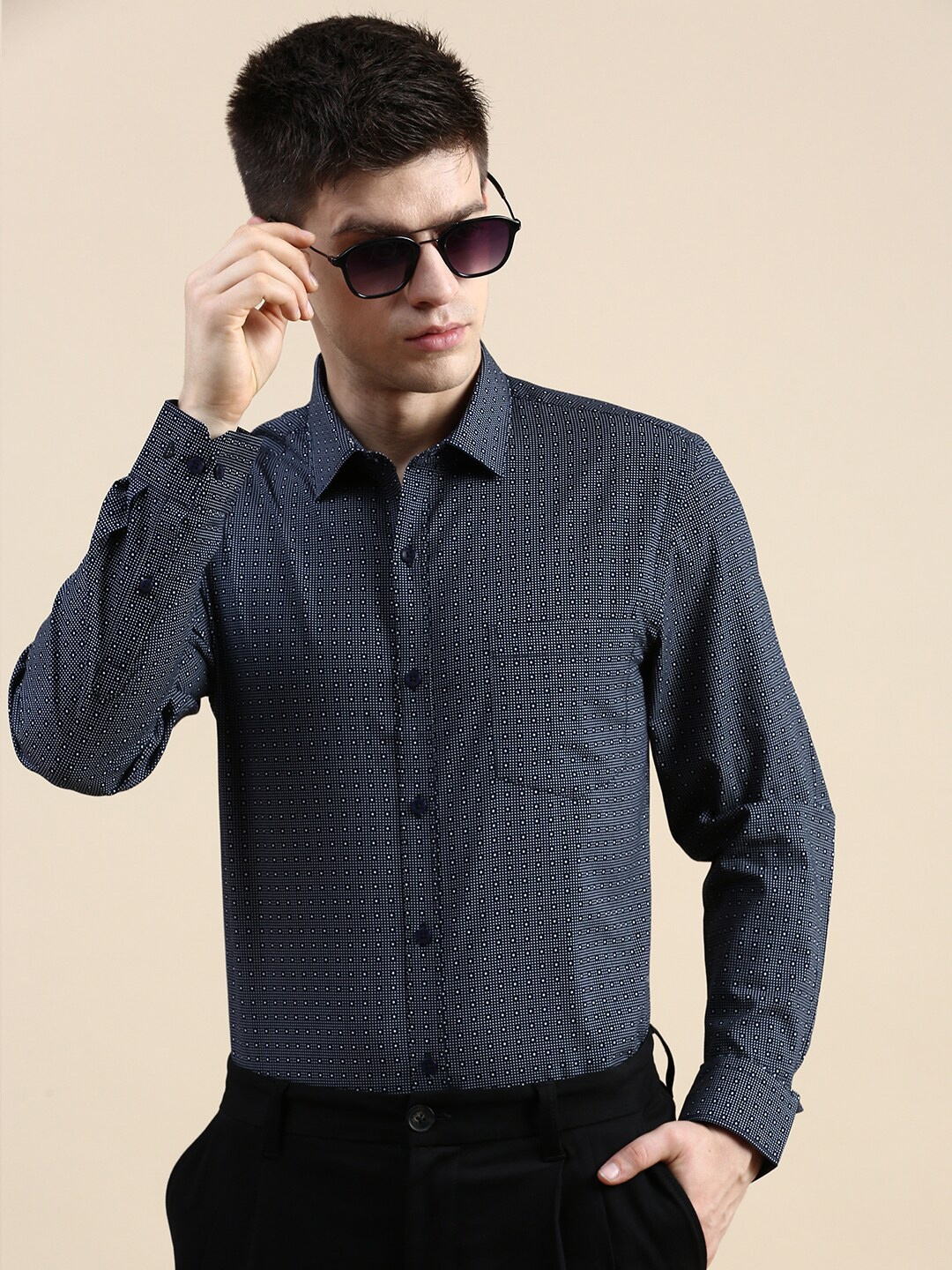 

INVICTUS Comfort Slim Fit Micro Ditsy Printed Formal Shirt, Navy blue