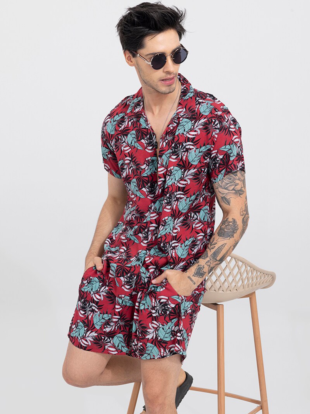 

Snitch Floral Printed Shirt With Shorts, Red