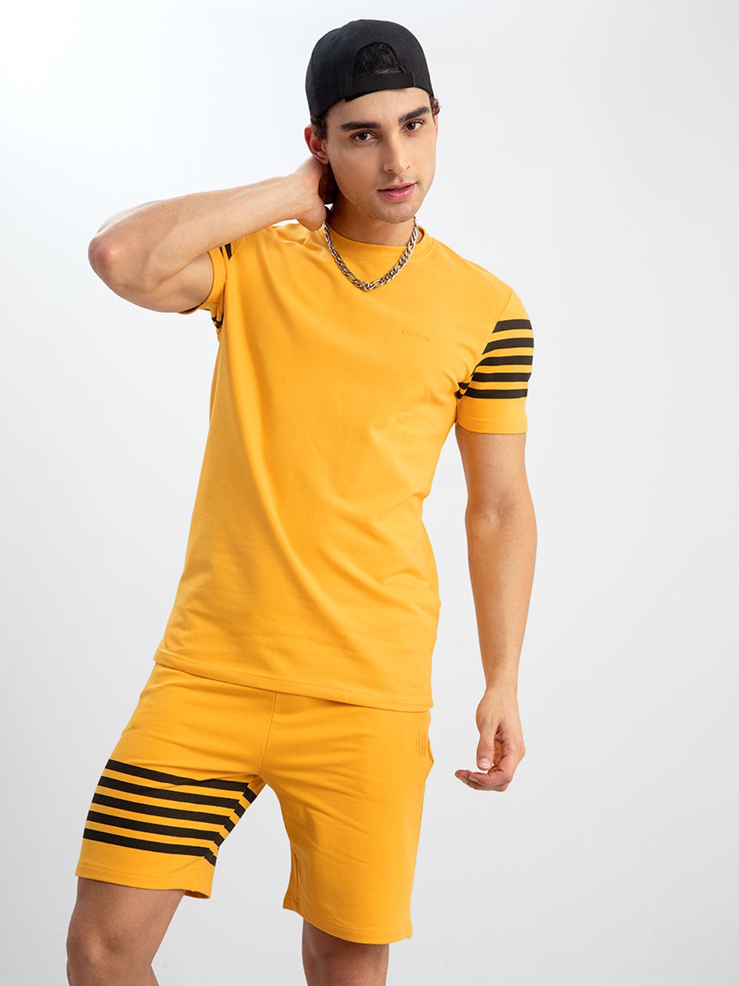 

Snitch Pure Cotton T Shirt With Shorts, Yellow