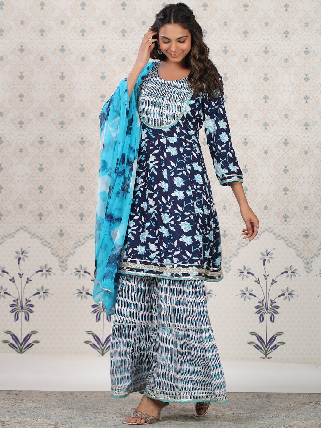 

Ode by House of Pataudi Women Navy Blue Floral Printed Empire Kurta with Sharara & Dupatta