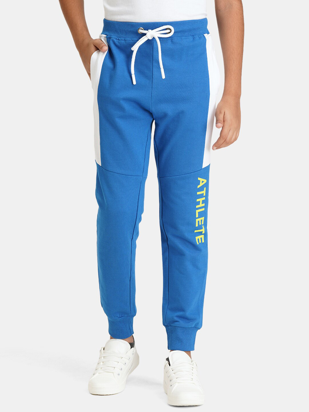 

Urbano Juniors Boys Colorblocked Printed Pure Cotton Mid-Rise Joggers, Blue