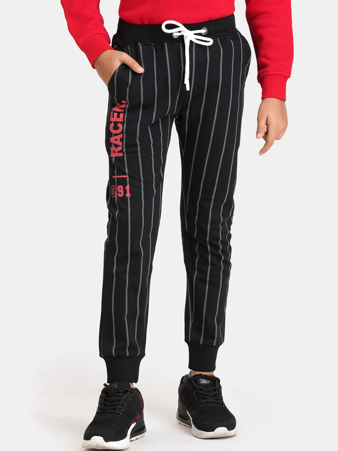 

Urbano Juniors Boys Striped Pure Cotton Mid-Rise Joggers, Black