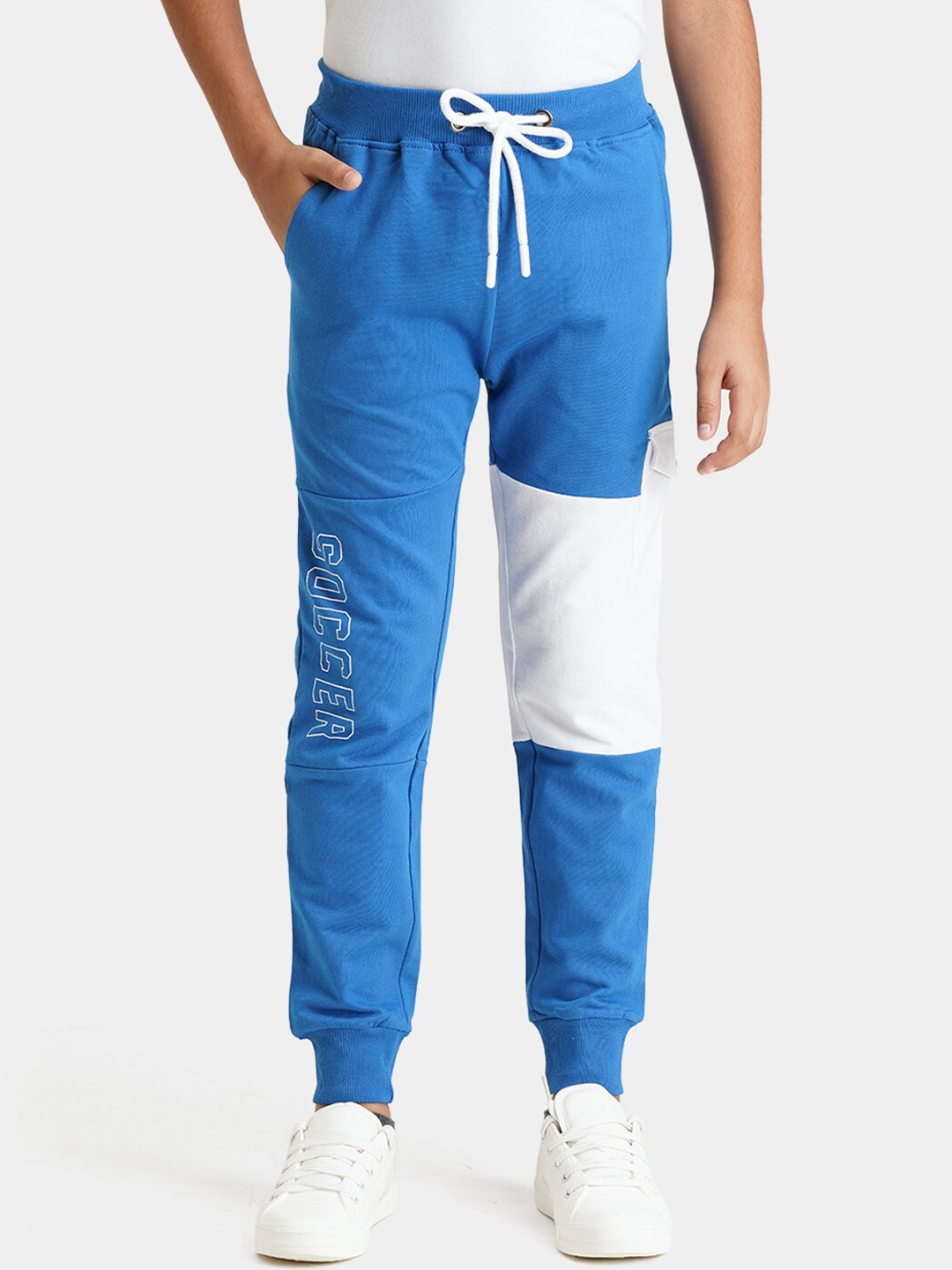

Urbano Juniors Boys Colorblocked Printed Pure Cotton Mid-Rise Joggers, Blue