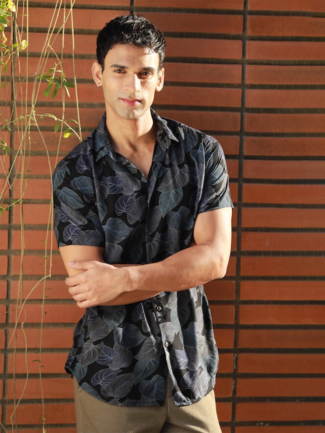 

POE Smart Slim Fit Floral Printed Casual Shirt, Black