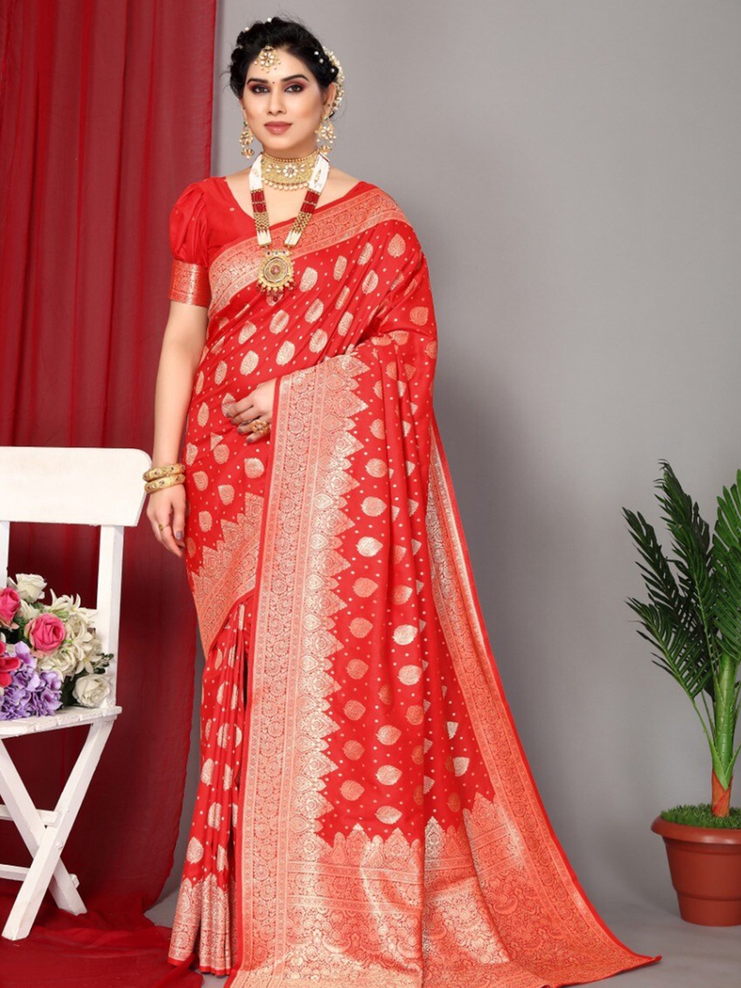 

VEERAX Ethnic Motifs Woven Design Zari Pure Silk Banarasi Saree, Red