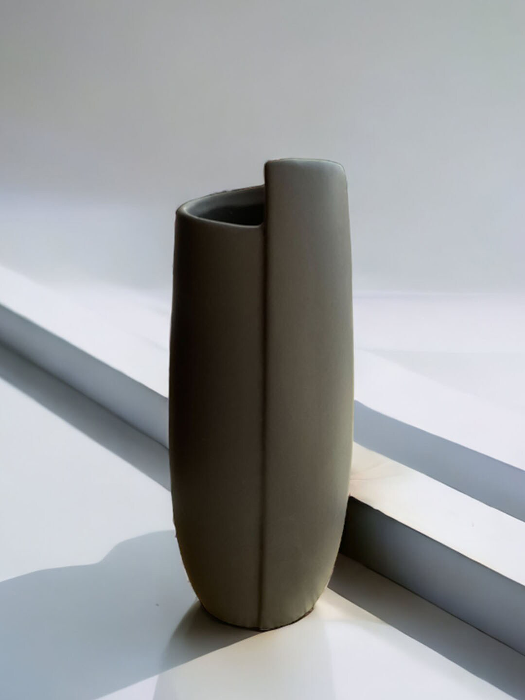 

Art Street Grey Ceramic Floral Vase
