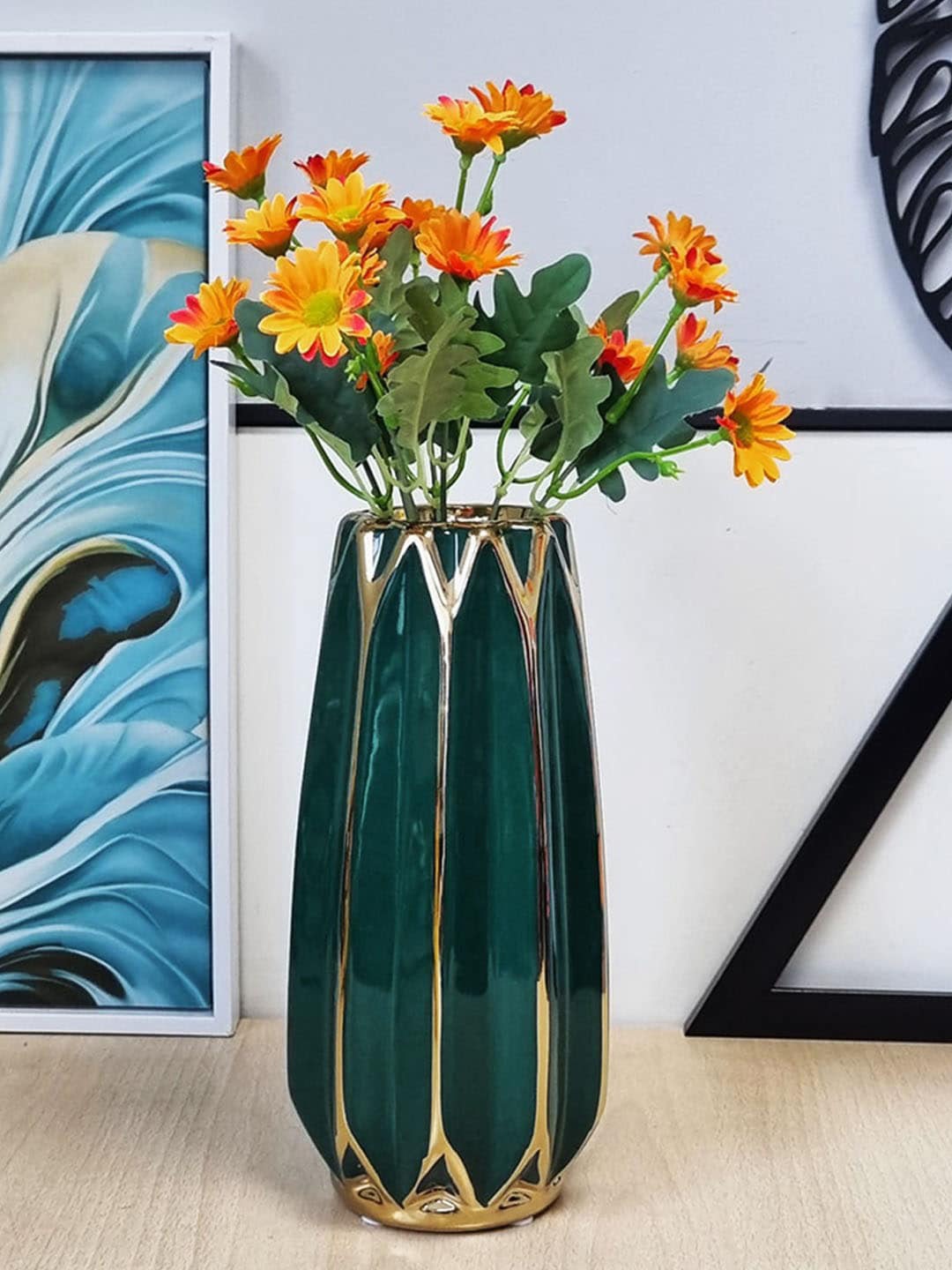 

Art Street Green Ribbed Flower Vase