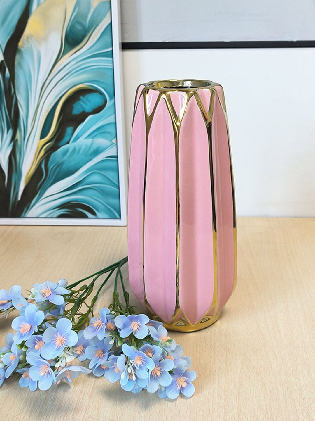 

Art Street Pink Ribbed Flower Vase