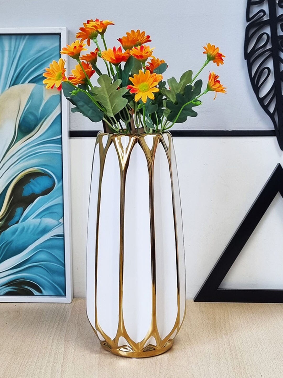 

Art Street White Ribbed Flower Table Vase