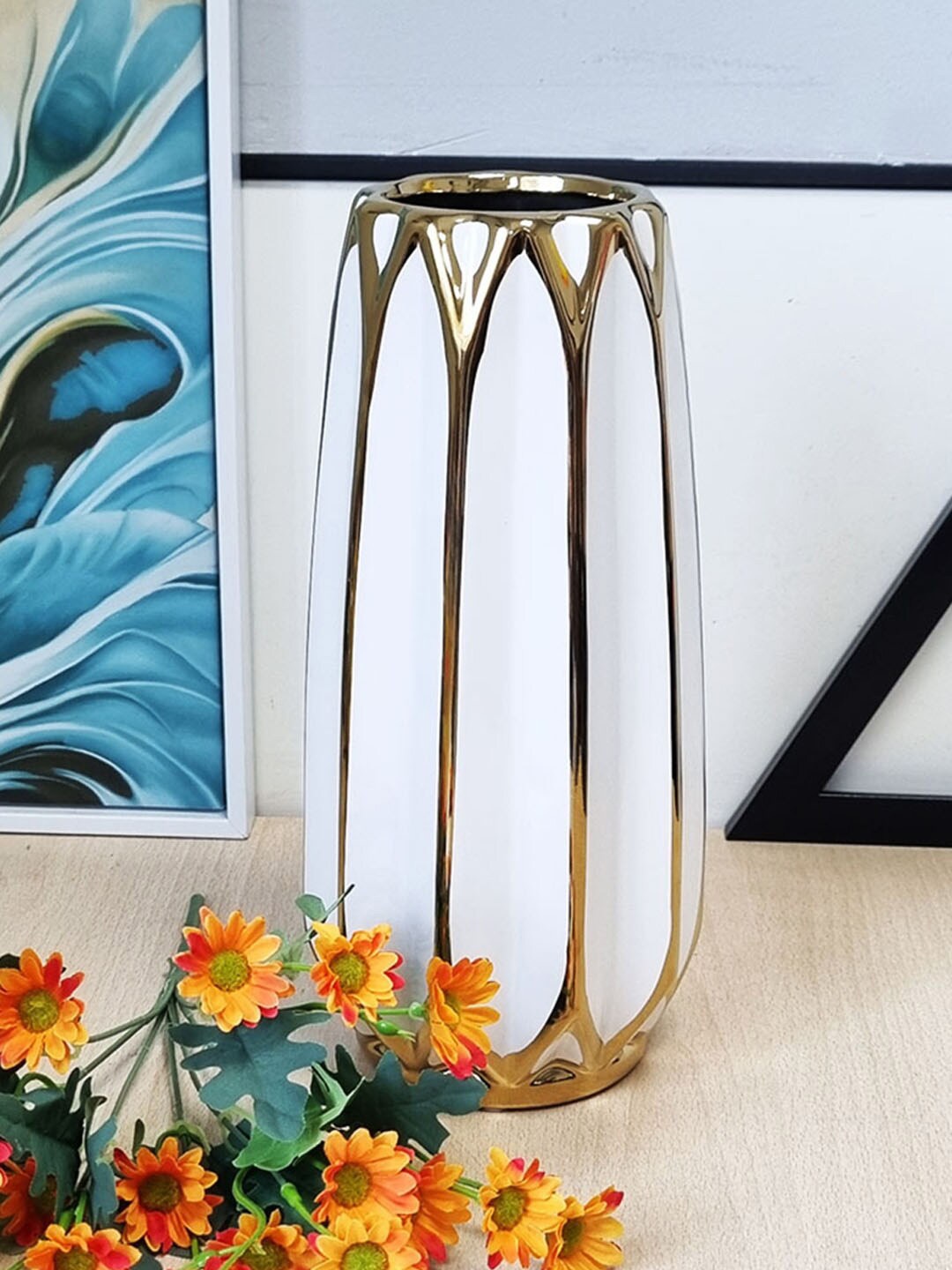 

Art Street White Ribbed Flower Table Vase