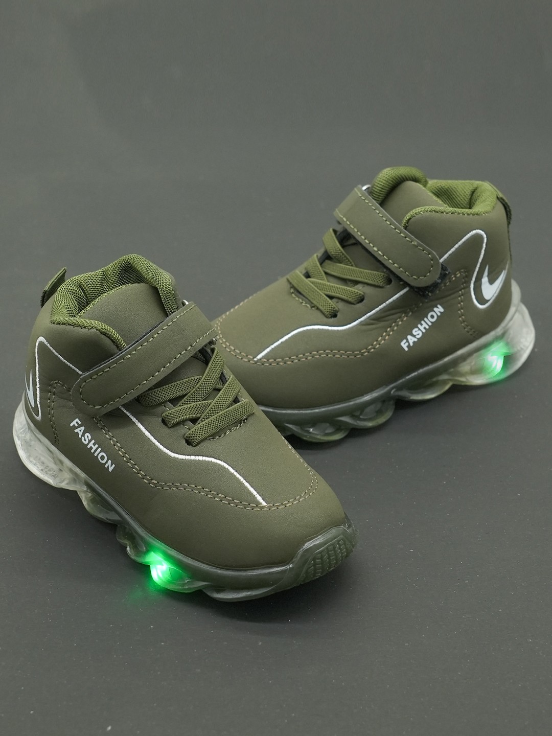 

FEETWELL SHOES Kids Comfort Insole Basics Sneakers With LED, Green