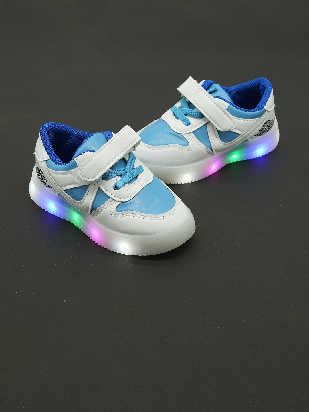 

FEETWELL SHOES Kids Colourblocked LED Velcro Sneakers, Blue