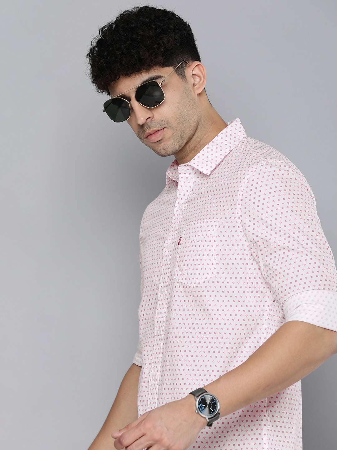 

Levis Slim Fit Floral Printed Pure Cotton Casual Shirt, White