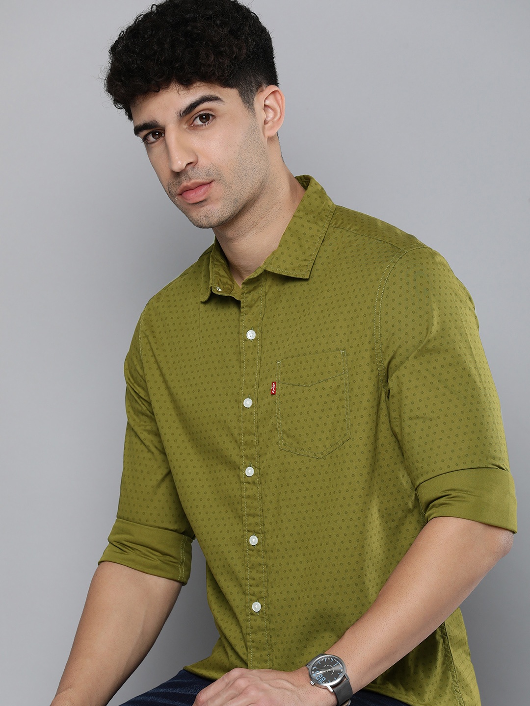 

Levis Slim Fit Floral Printed Pure Cotton Casual Shirt, Olive