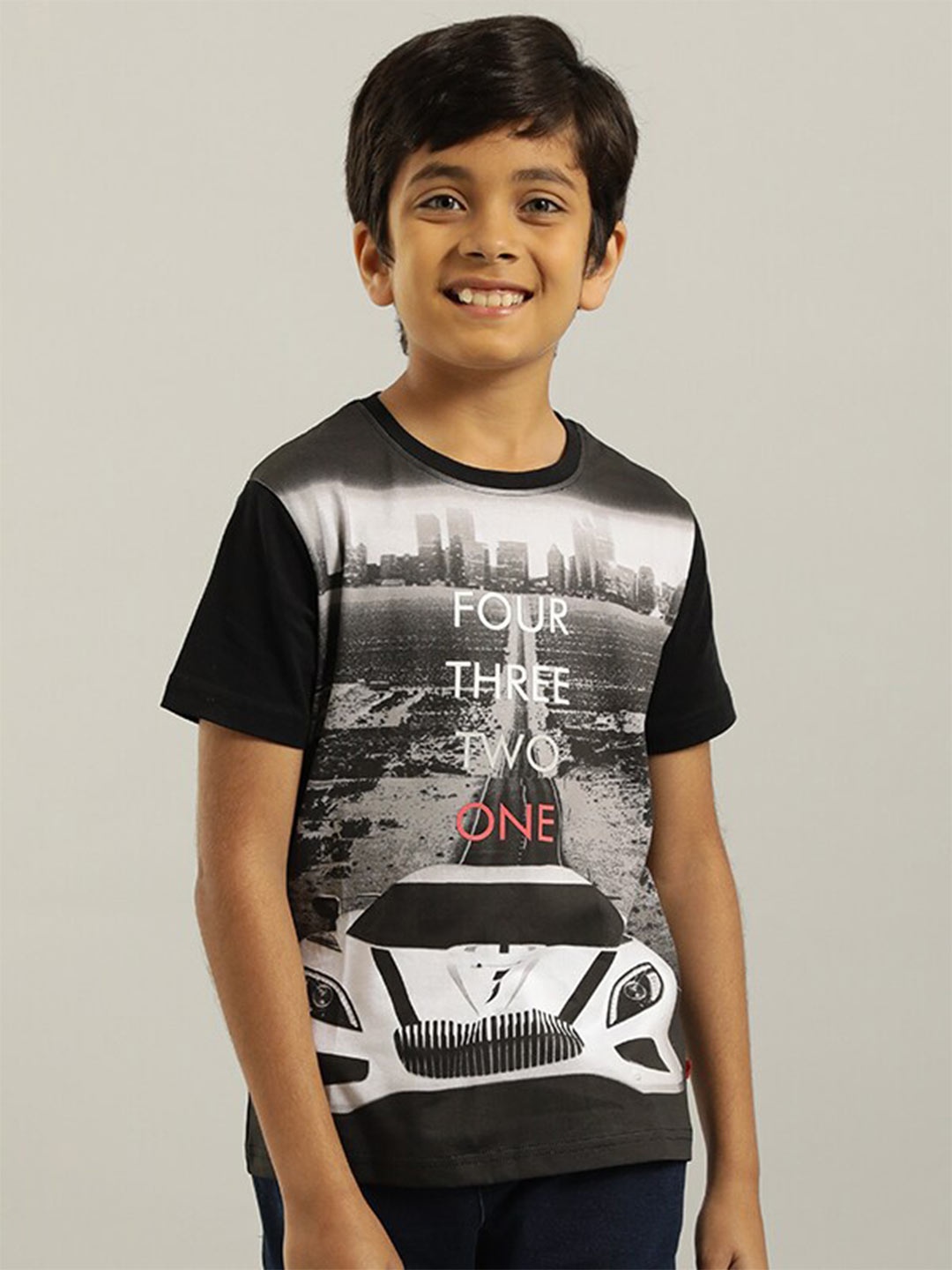 

Indian Terrain Boys Printed T-shirt, Black
