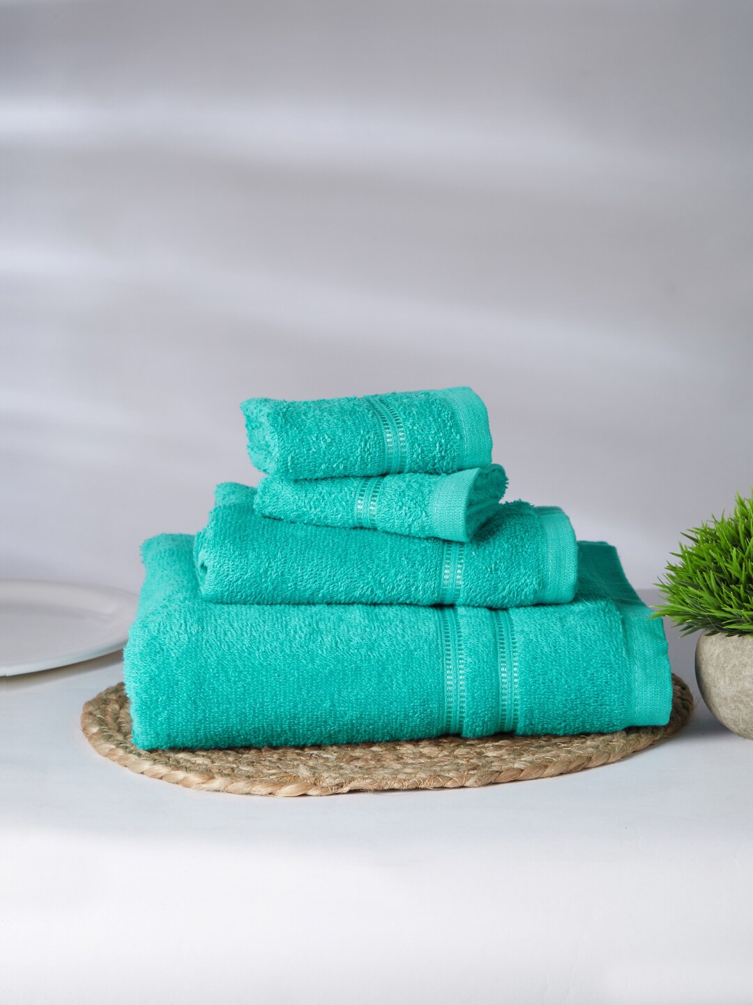 

SPACES Blue & White 4-Pieces Printed 380 GSM Pure Cotton Towel Set, Green