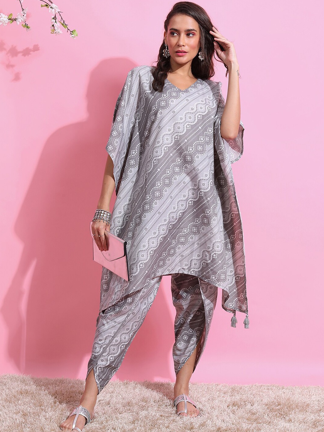 

KETCH Ethnic Motifs Printed Kaftan Kurta with Dhoti Pants, Grey