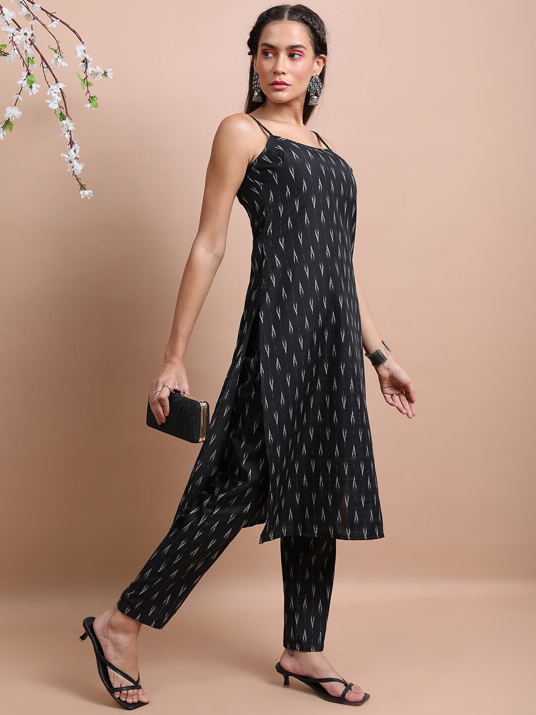 

KETCH Woven Design Shoulder Straps Kurta with Trousers, Black