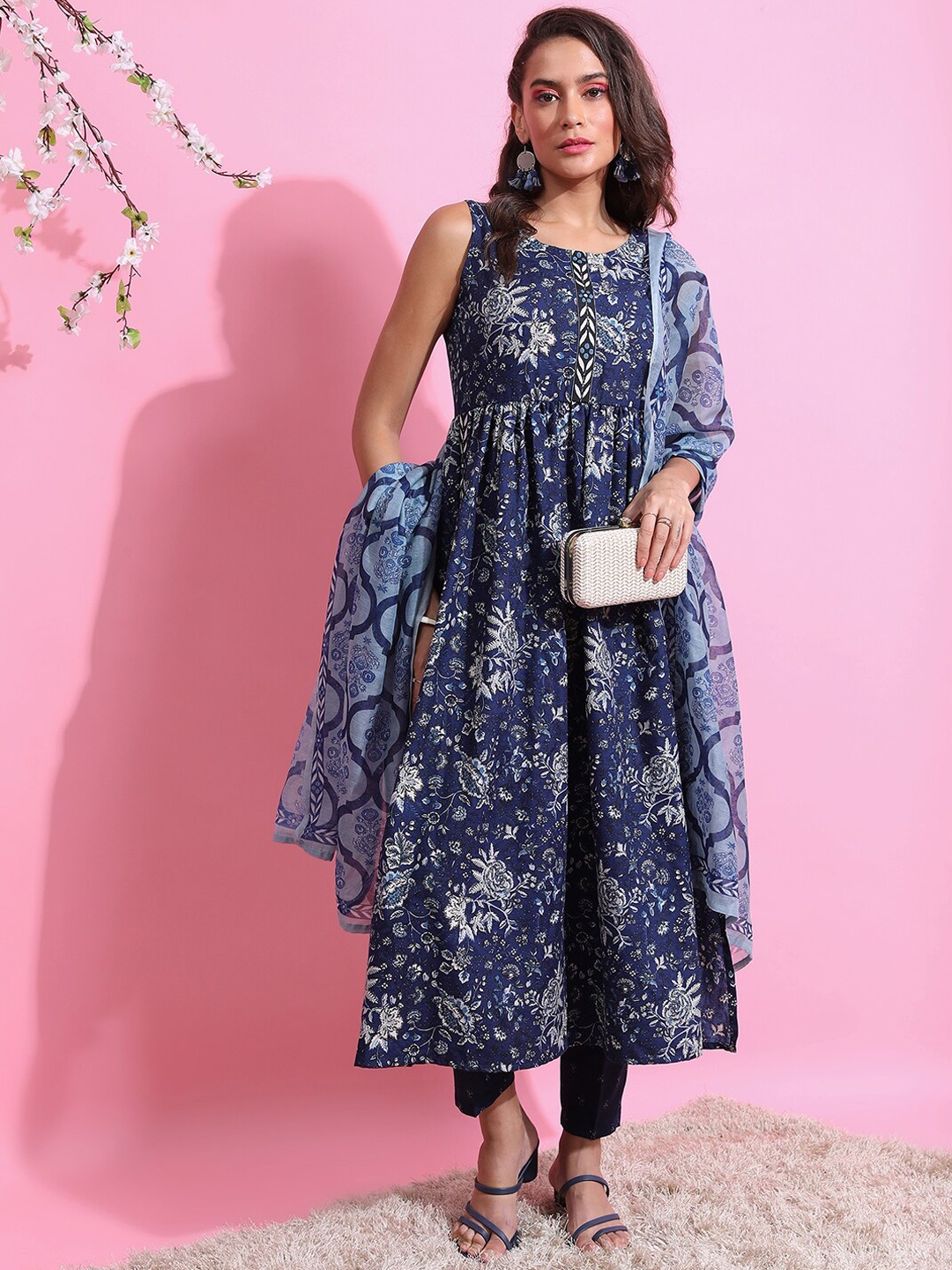 

KETCH Floral Printed Kurta with Trousers & Dupatta, Blue