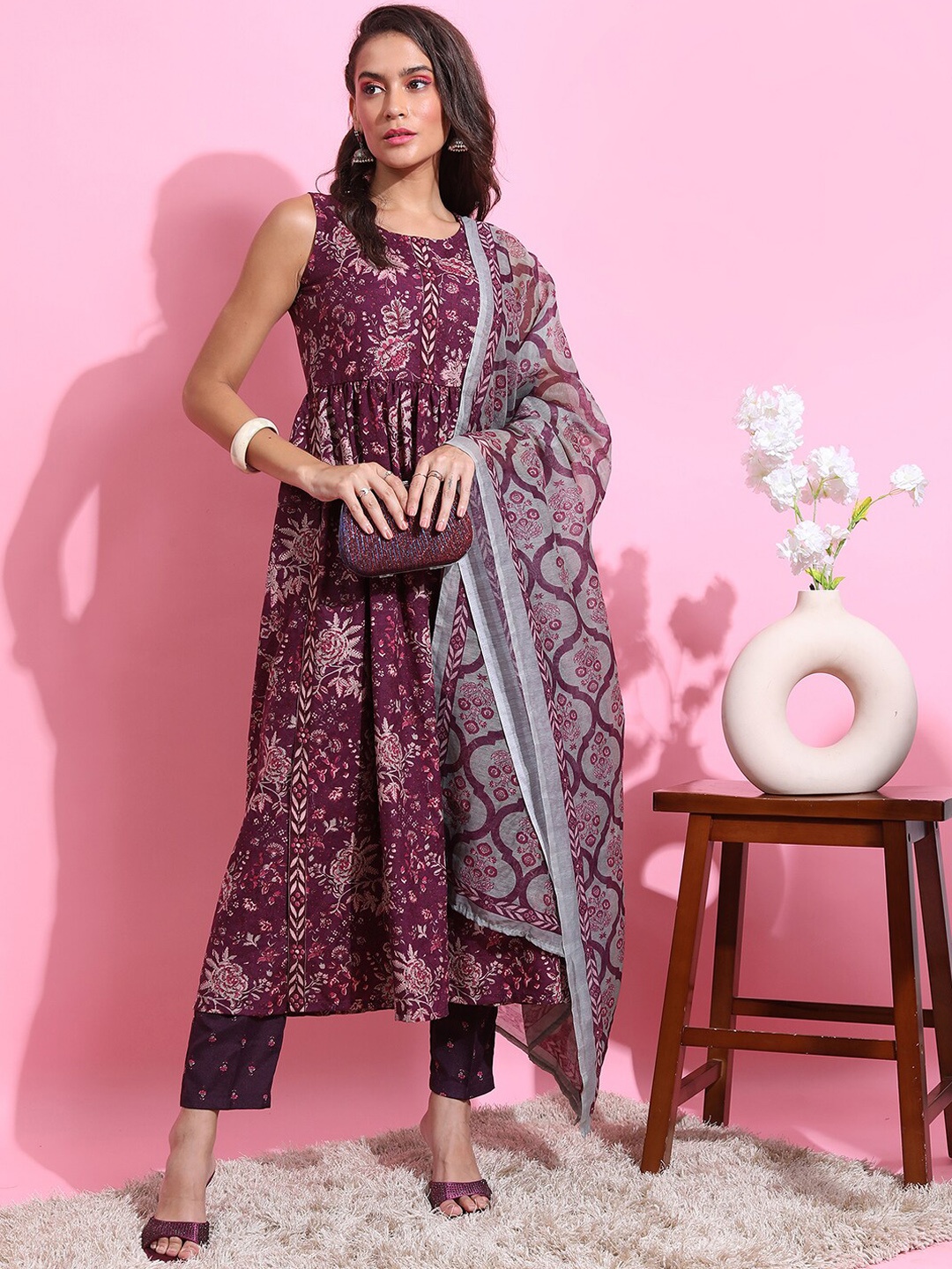 

KETCH Floral Printed Kurta with Trousers & With Dupatta, Purple