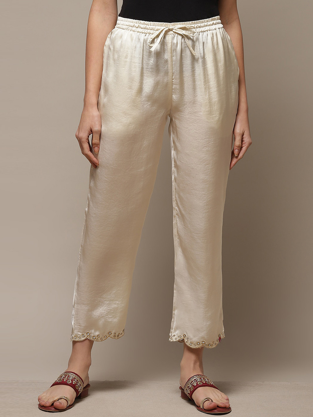 

Biba Women Mid-Rise Relaxed Trousers, Off white