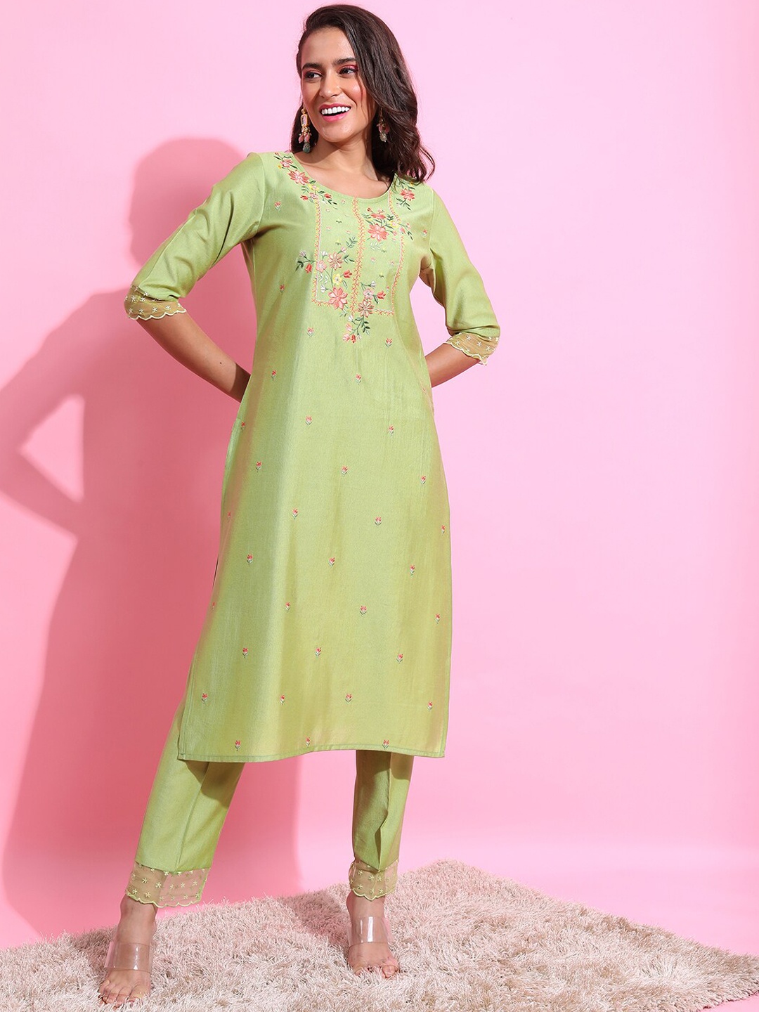 

Vishudh Green Floral Embroidered Regular Kurta With Trousers