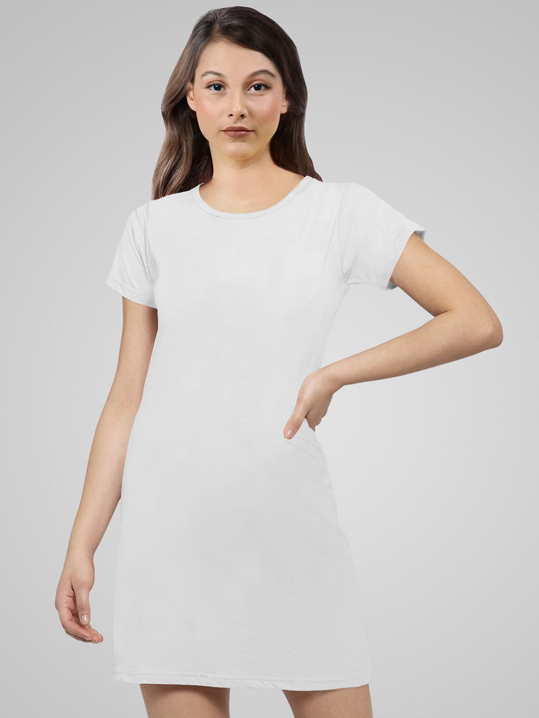 

Pootlu Women White Pockets T-shirt