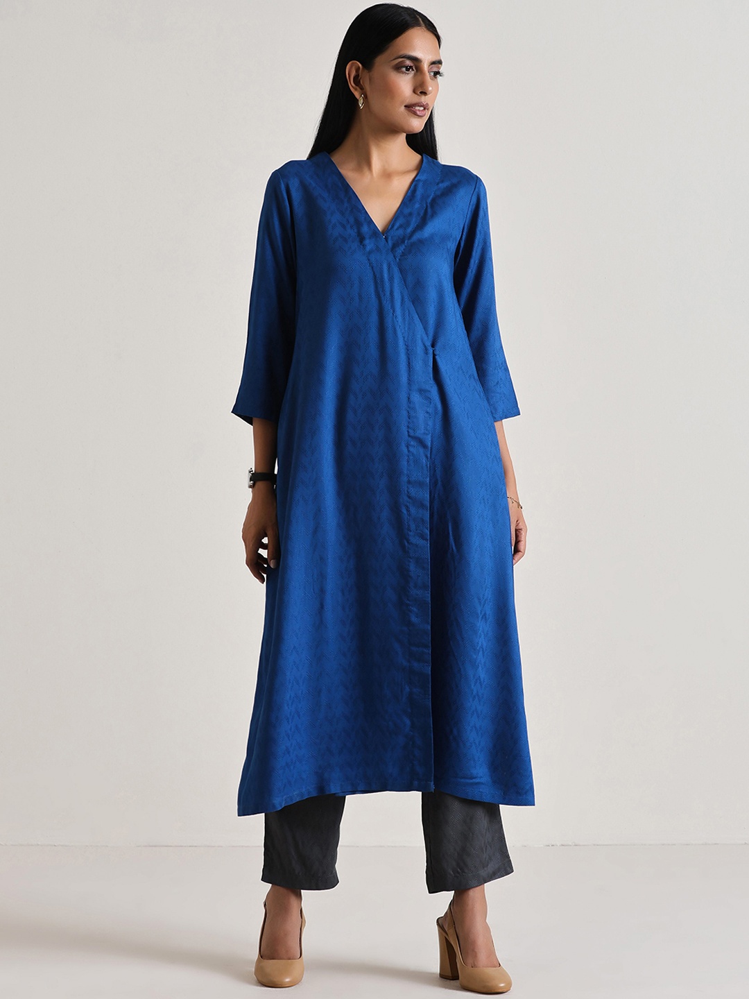 

trueBrowns A-Line Kurta with Trousers, Blue