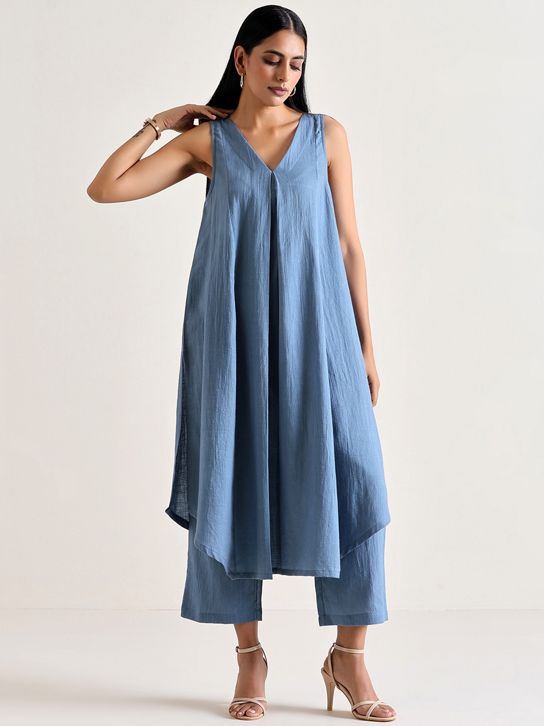

trueBrowns Layered V-Neck A-Line Kurta with Palazzos, Blue