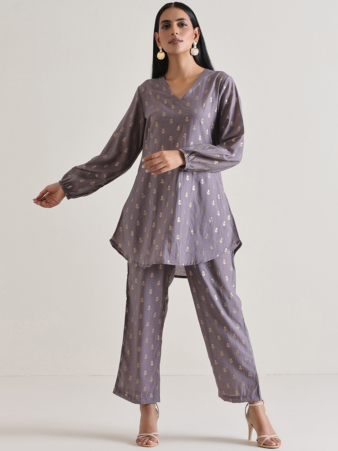 

trueBrowns Printed V-Neck Kurta With Trousers, Grey