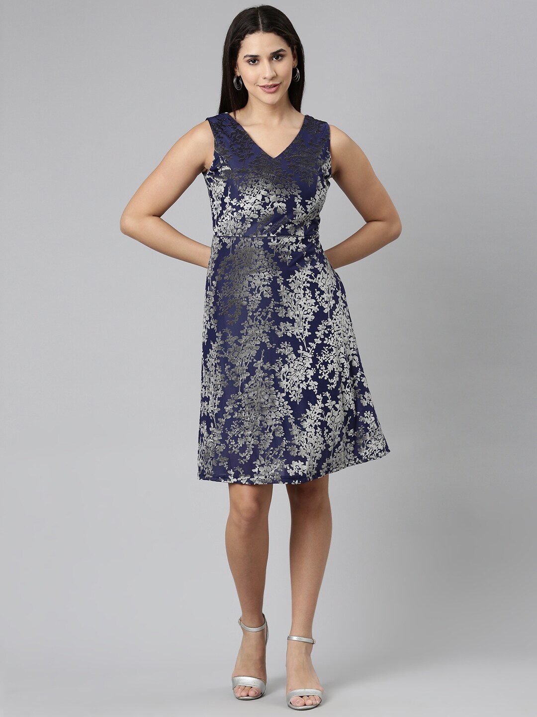 

SHOWOFF Floral Print V-Neck Smocked Fit & Flare Dress, Navy blue